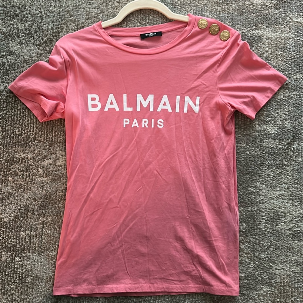 Balms in T-shirt